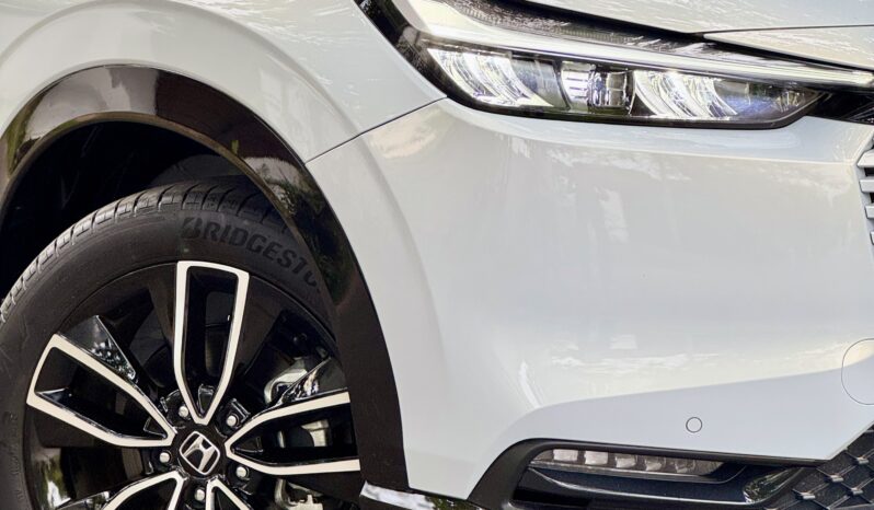 
								Honda Vezel Z Play Moonroof 2025 full									