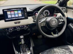 
										Honda Vezel Z Play Moonroof 2025 full									