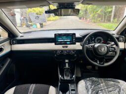 
										Honda Vezel Z Play 2025 full									