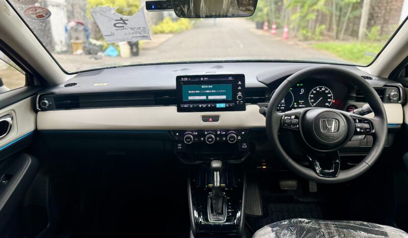 
								Honda Vezel Z Play 2025 full									