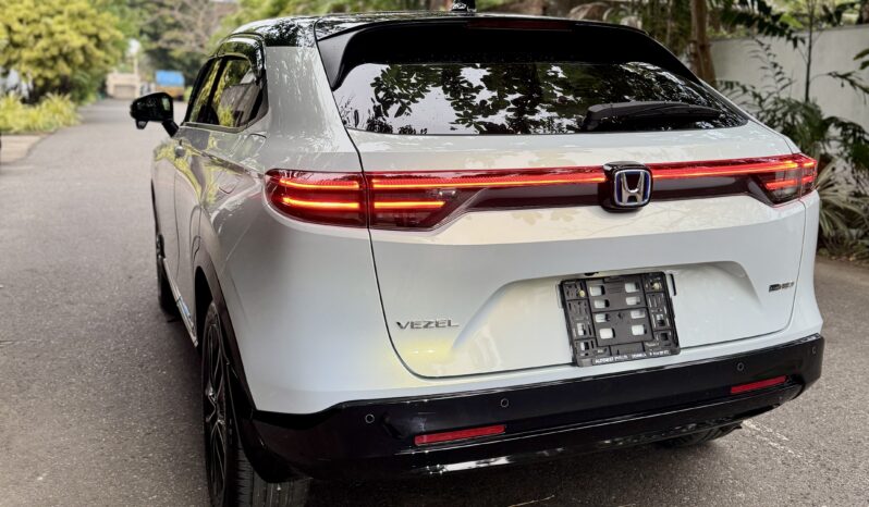 
								Honda Vezel Z Play 2025 full									