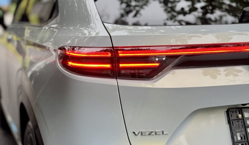 
								Honda Vezel Z Play 2025 full									