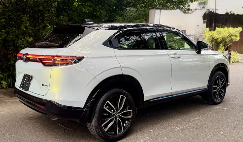 
								Honda Vezel Z Play 2025 full									