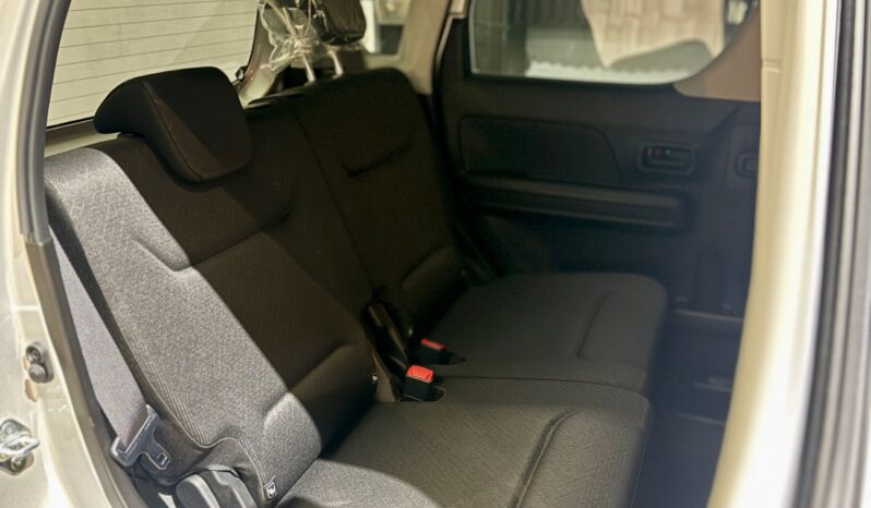 
								Suzuki Wagon R FX 2024 full									