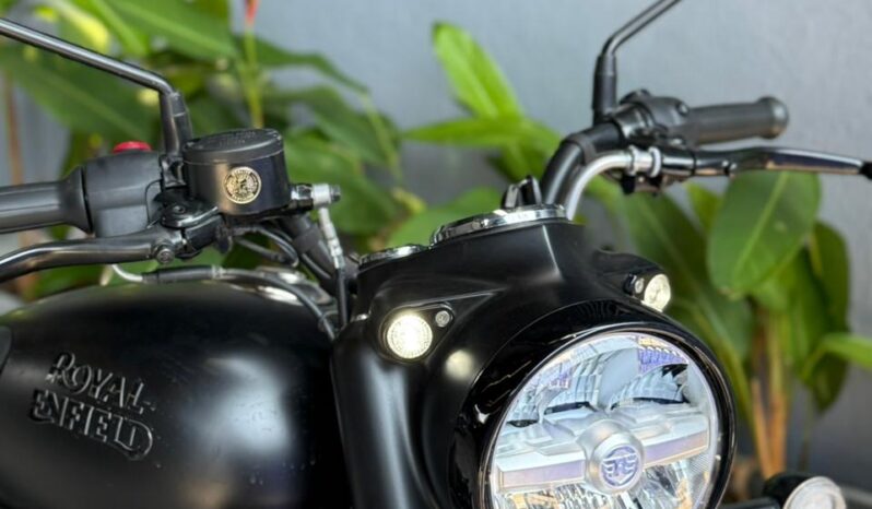 
								Royal Enfield Classic 350 full									