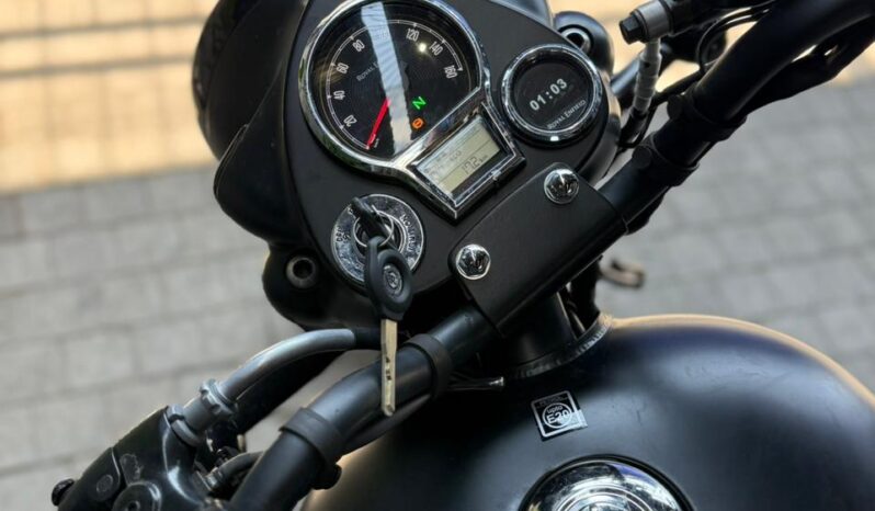 
								Royal Enfield Classic 350 full									